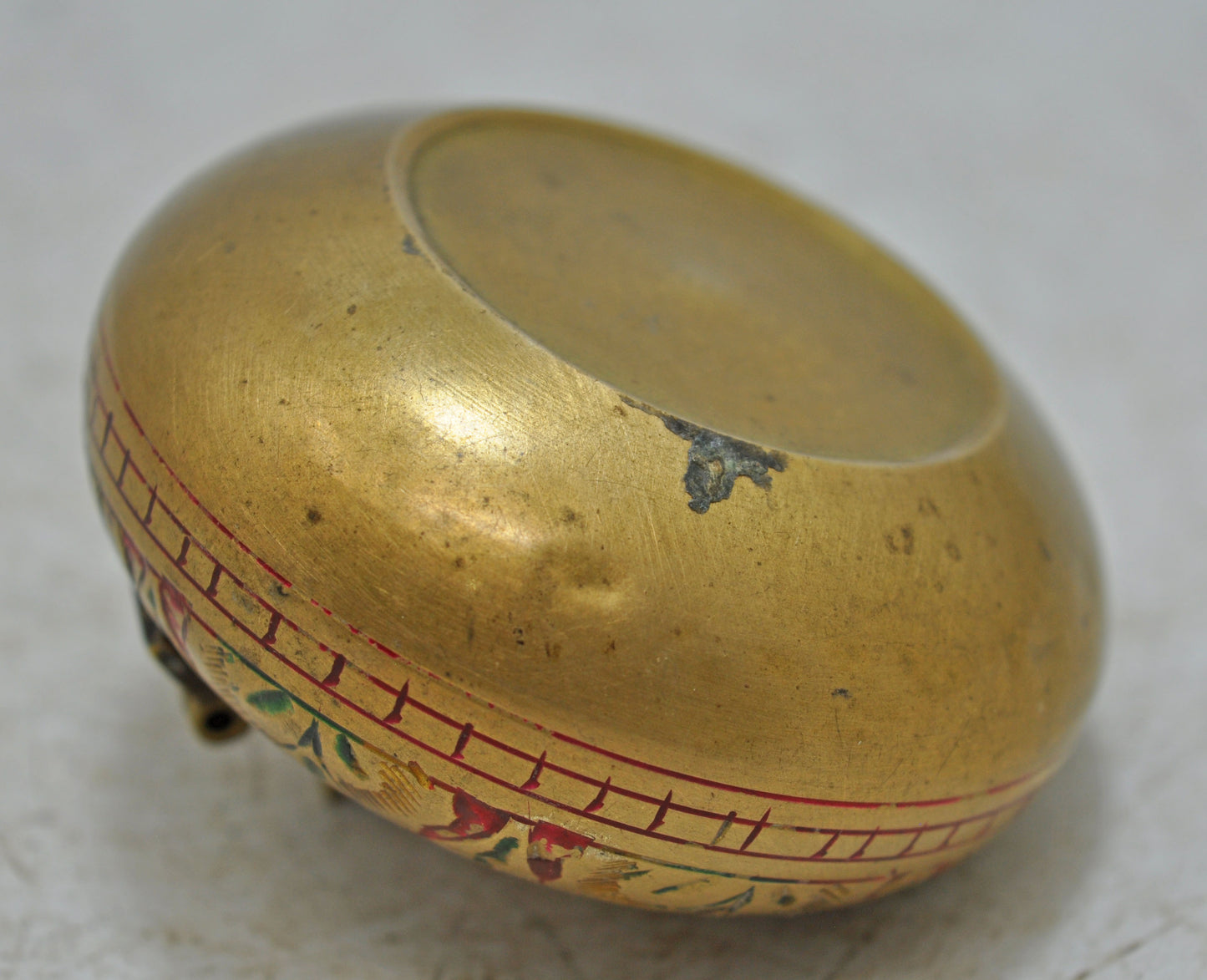 Antique Brass Small Round Ash Tray Box Original Old Engraved Inlay Painted