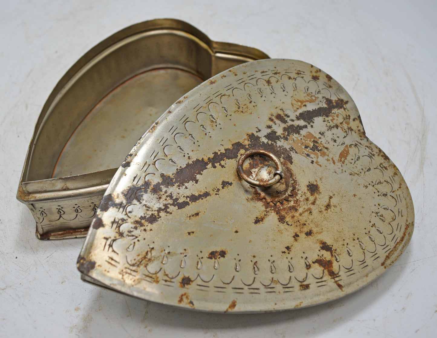 Antqiue Brass Betel Leaves Shaped Paandaan Box Original Old Hand Crafted