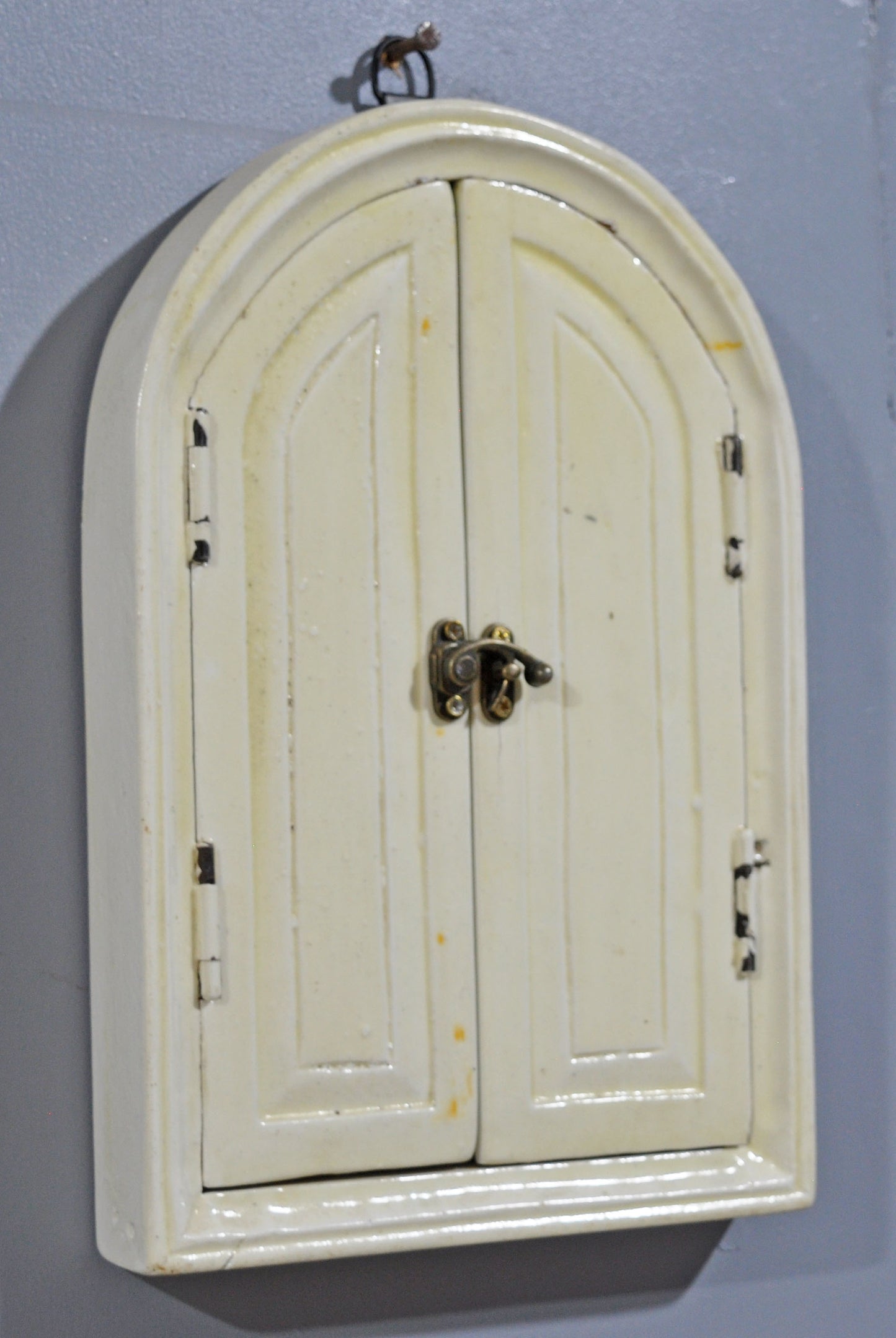 Hand Crafted Wooden Arch Shaped Wall Décor Window Frame Mirror White Painted
