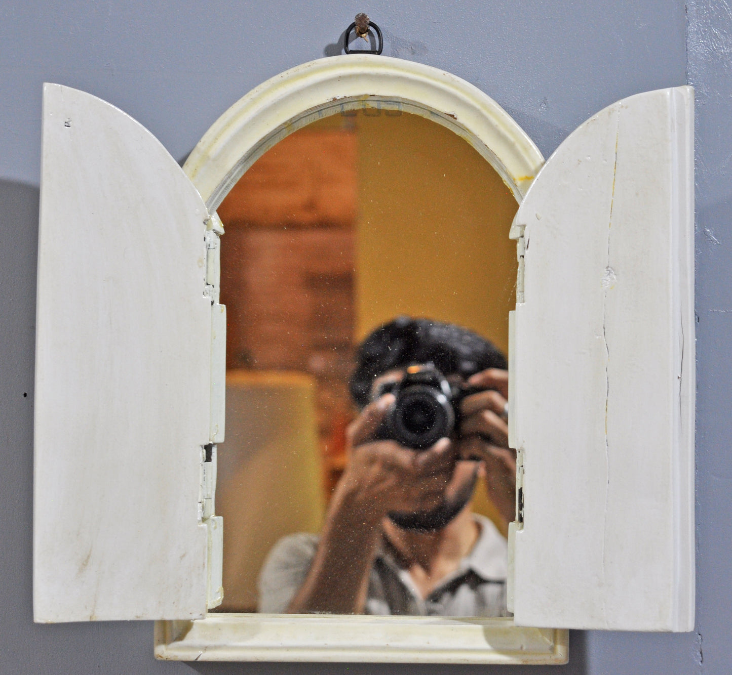Hand Crafted Wooden Arch Shaped Wall Décor Window Frame Mirror White Painted