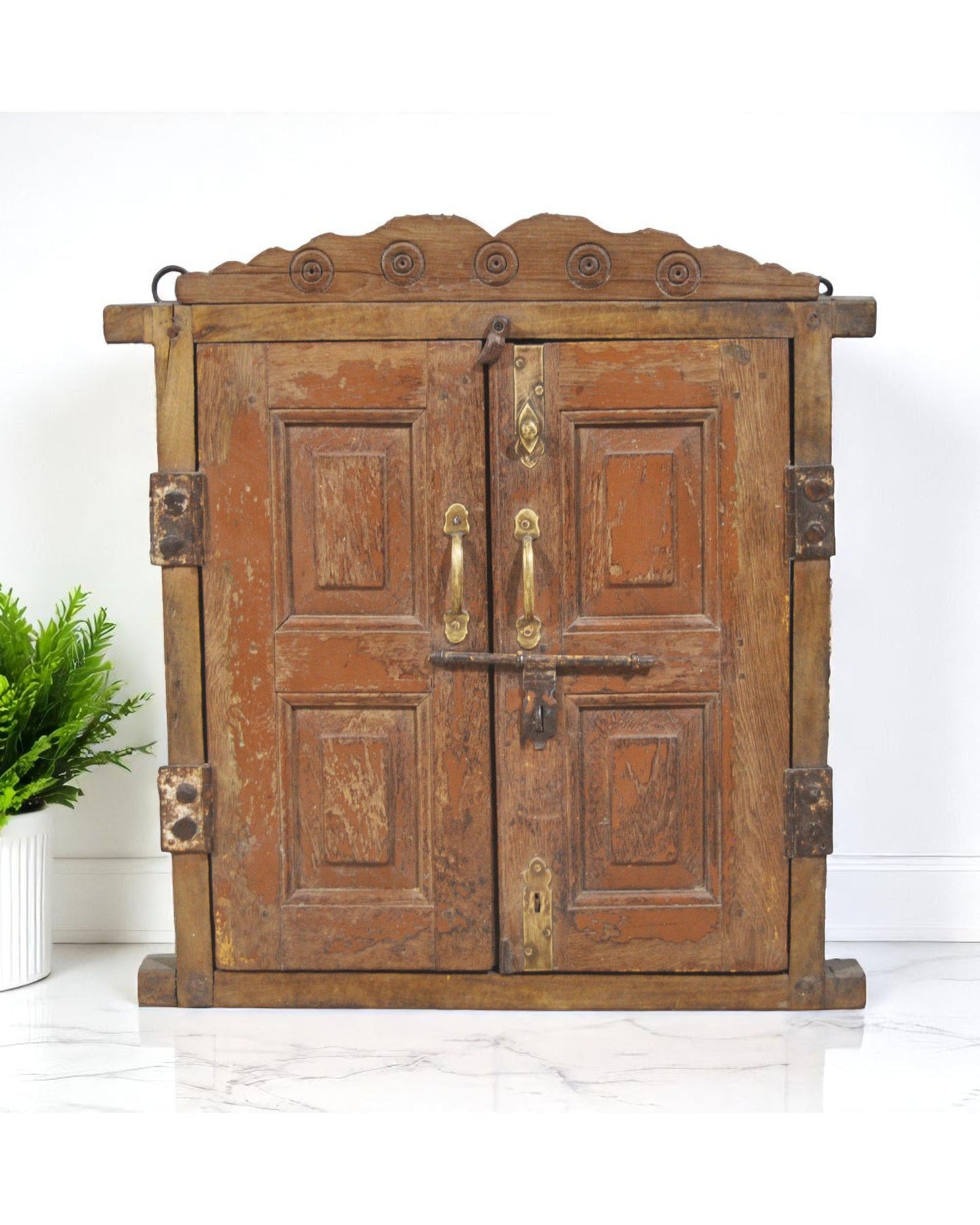 A beautiful old wooden window panel with frame, originally taken from an old house. Hand crafted in a nice shape, with original hardware. Good condition and a rich patina. Origin India.