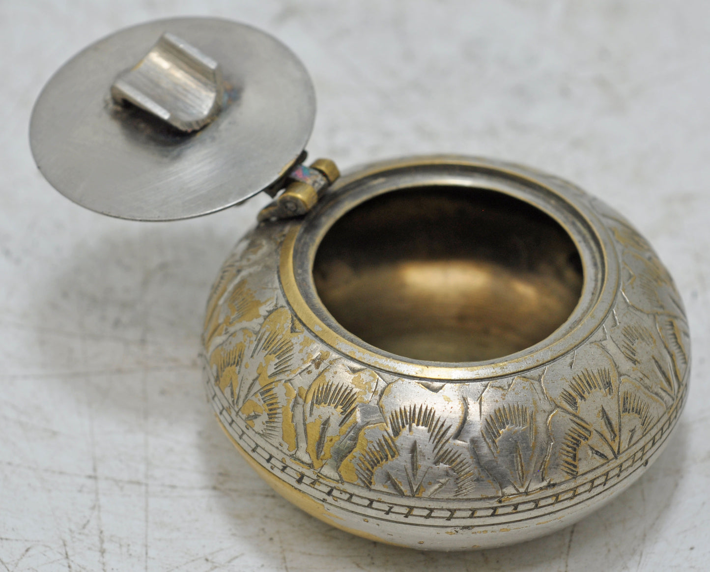 Antique Brass Round Ash Tray Box Original Old Hand Crafted Engraved