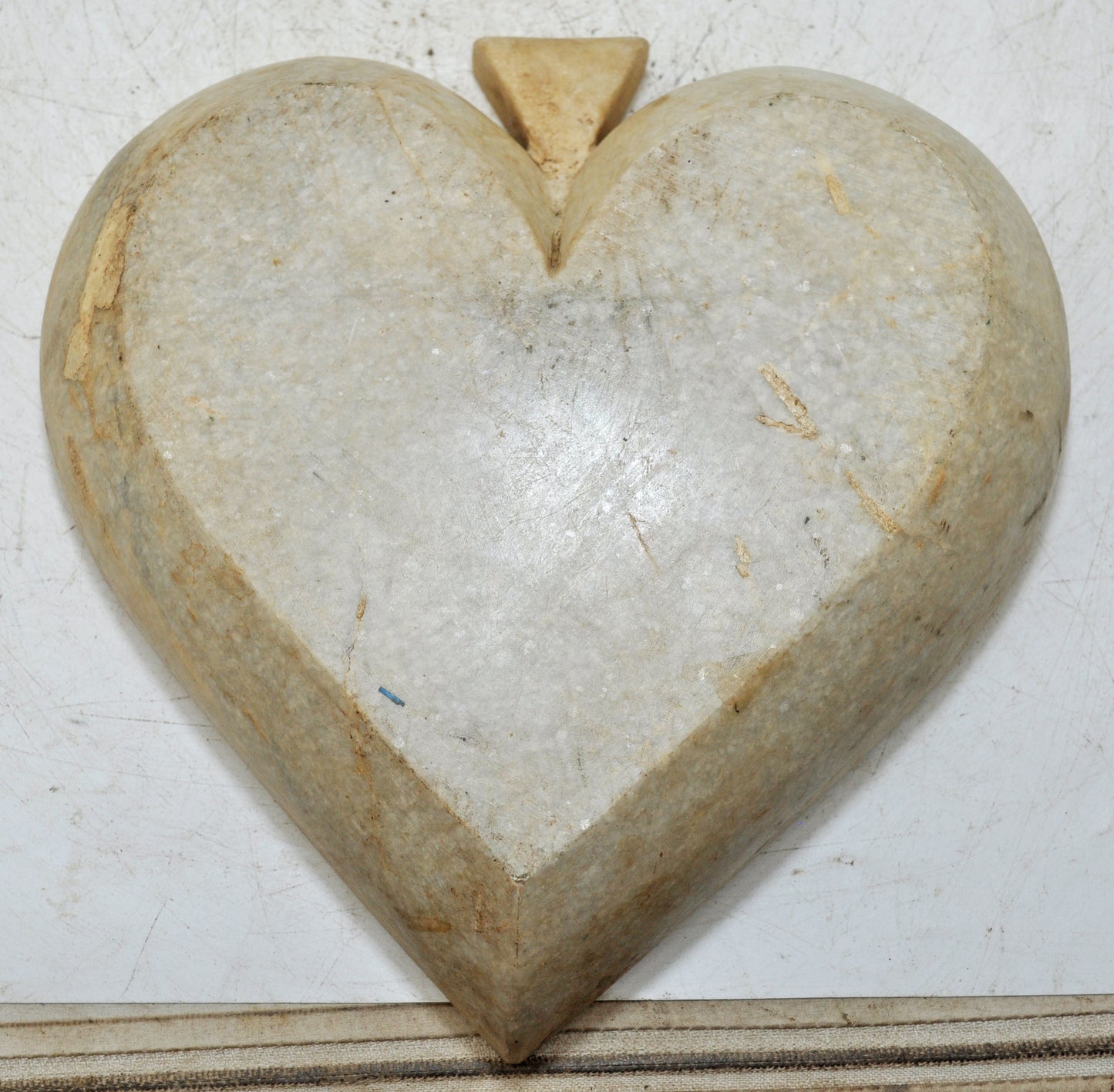Fine Hand Carved White Marble Decorative Round Heart Shaped Bowl