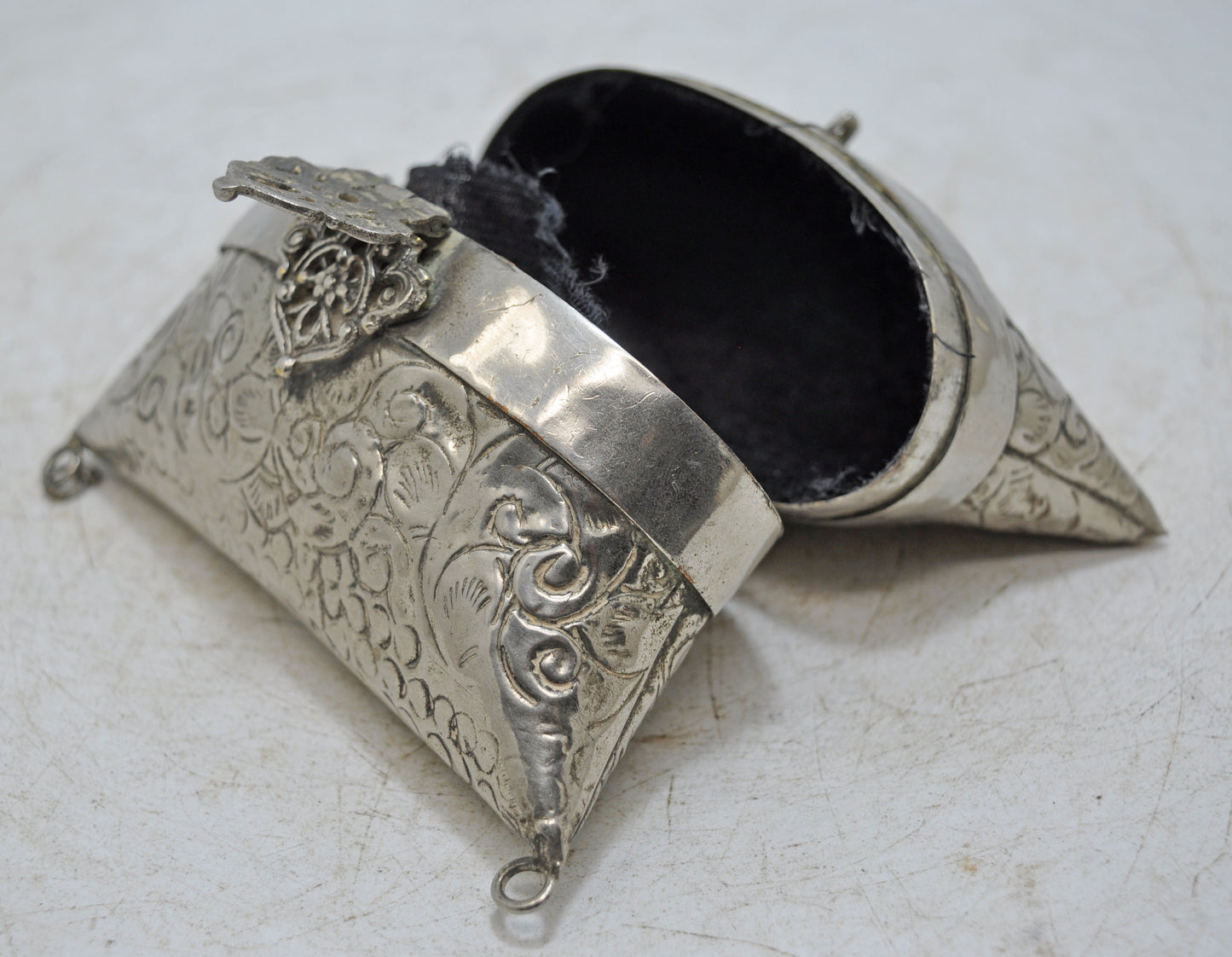 Vintage White Metal Brass Purse Shaped Coin Money Box Original Fine Engraved