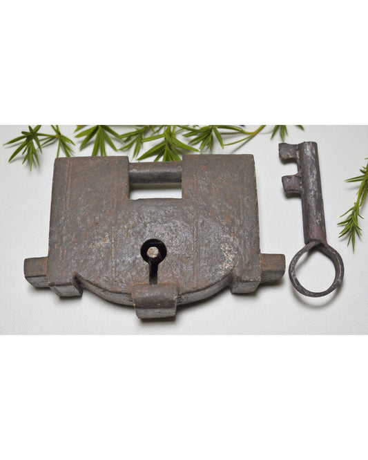 Antique Iron Large Strip System Pad Lock Original Old Hand Crafted Engraved Working