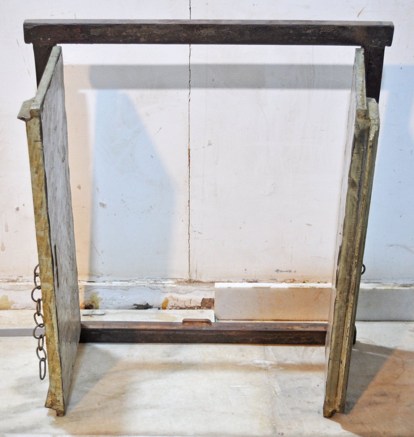 Antique Wooden Wall Décor Window Panel Frame Arch Design White Metal Fitted